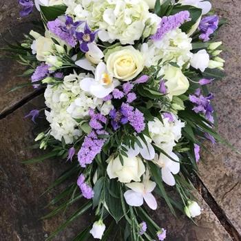 Whites Lilacs Single Ended Spray