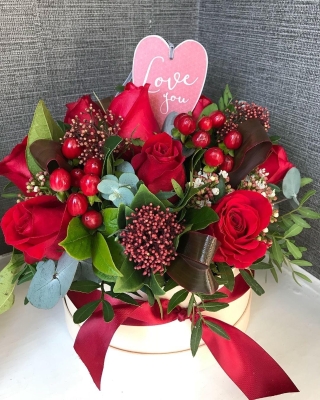 Valentines Dozen Rose Hatbox